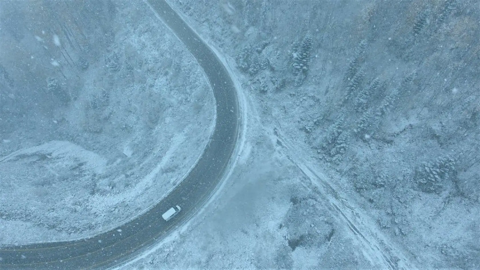 Kastamonu'ya mevsimin ilk karı düştü
