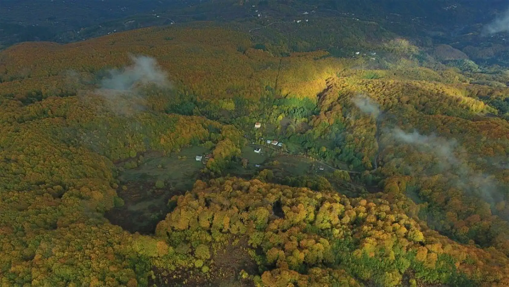 Küre Dağları'nın bir yanı sonbahar bir yanı kış