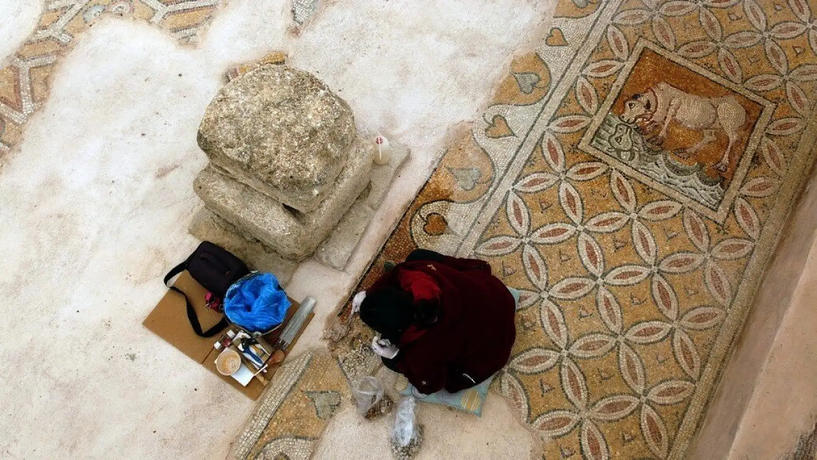 Mezardan 1800 yıllık 'ölü hediyeleri' çıktı