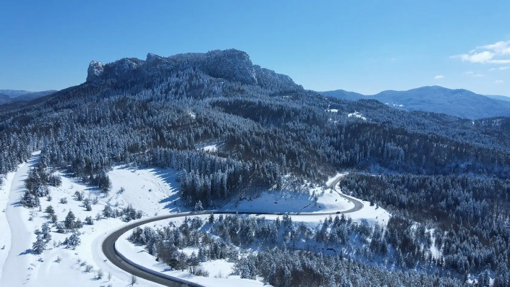 Karla kaplı Küre Dağları görsel şölen sunuyor