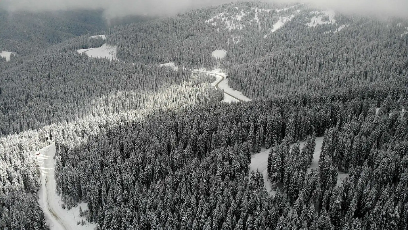 'Anadolu'nun yüce dağı' Ilgaz beyaz örtüsüyle büyülüyor
