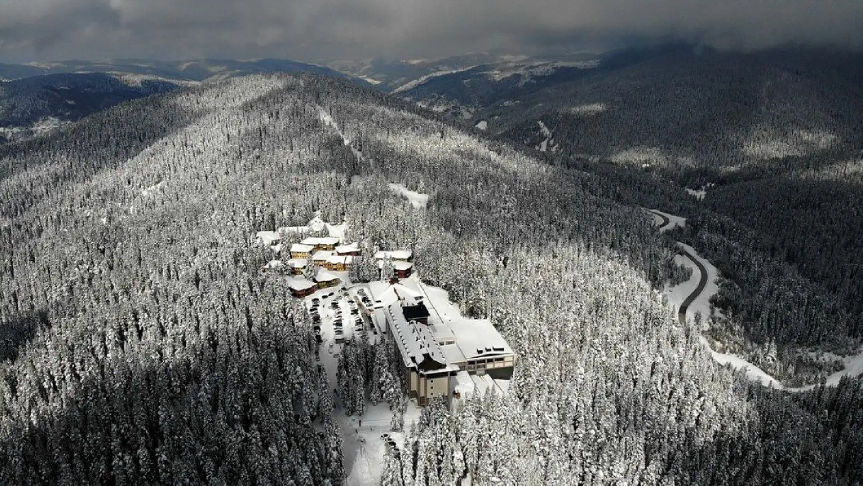'Anadolu'nun yüce dağı' Ilgaz beyaz örtüsüyle büyülüyor