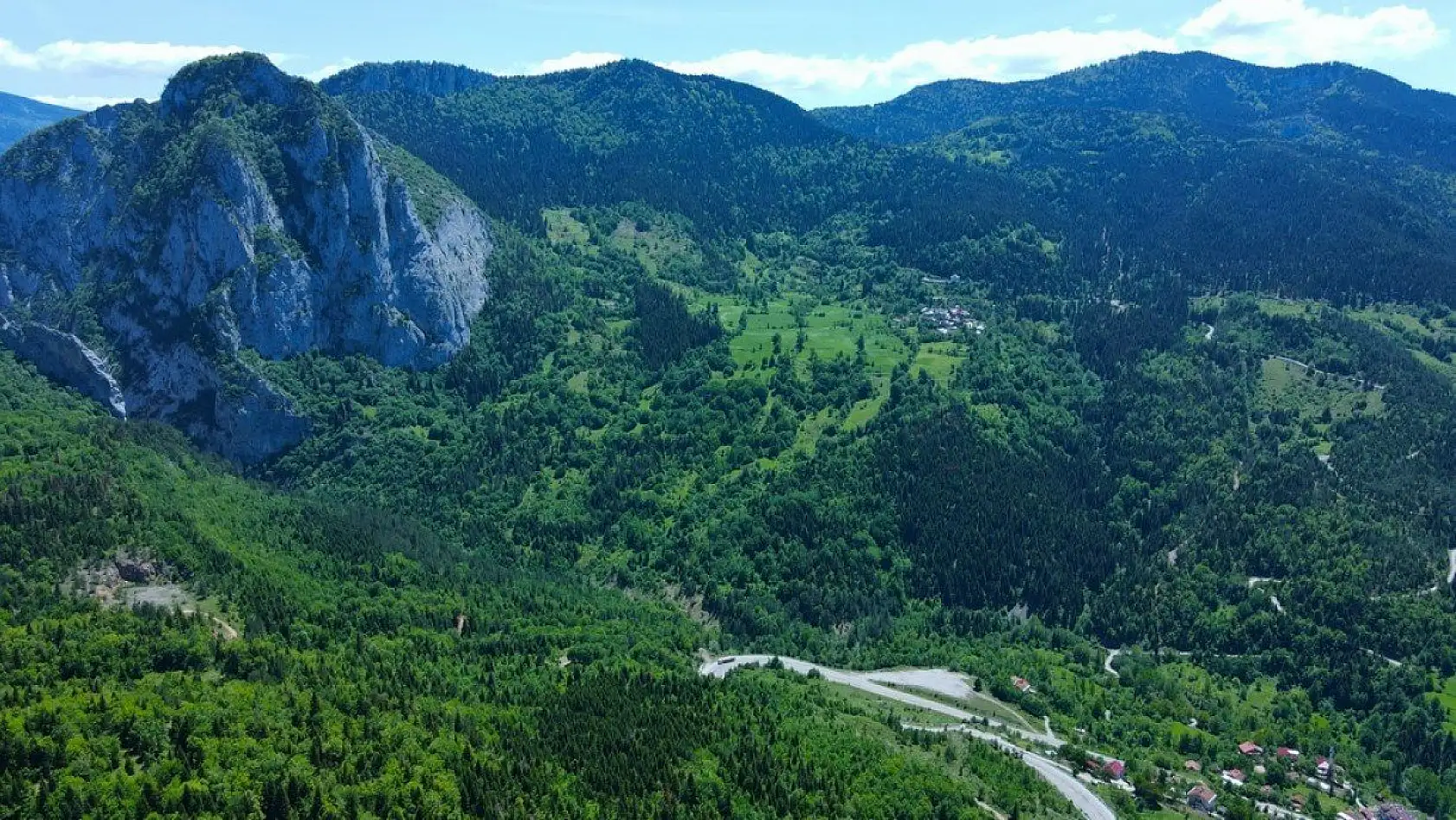 Küre Dağları yeşilin farklı tonlarıyla görsel şölen sunuyor