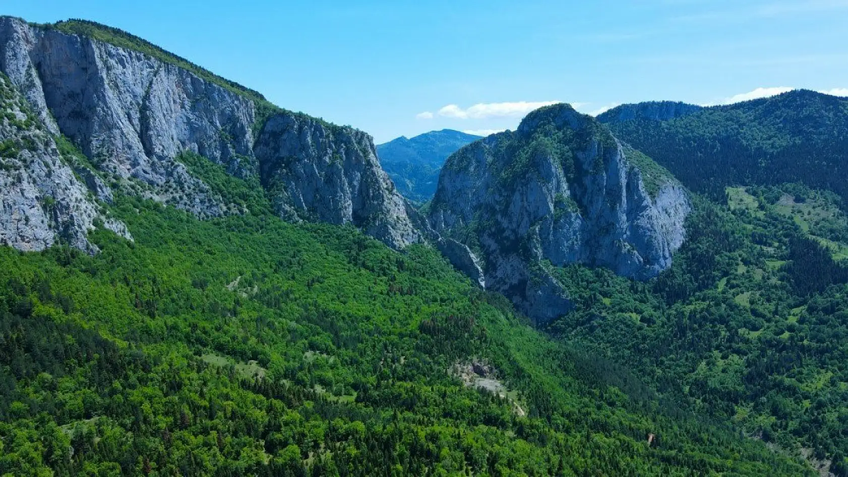 Küre Dağları yeşilin farklı tonlarıyla görsel şölen sunuyor