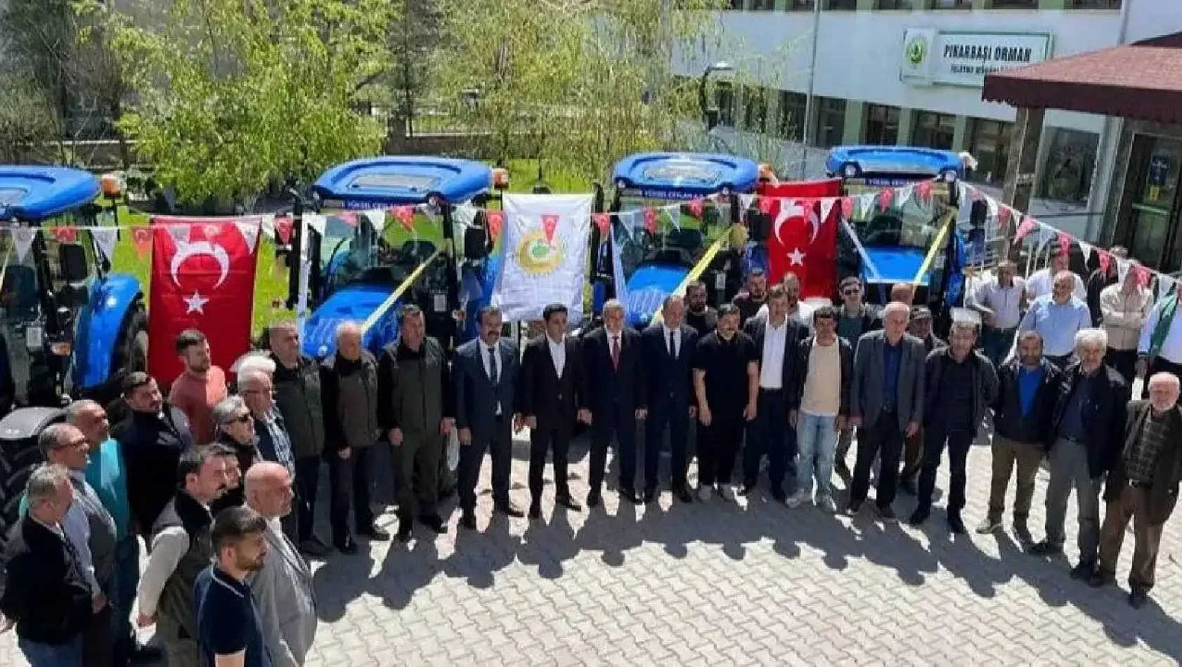 Traktörler teslim edildi! Orman köylüsüne destek