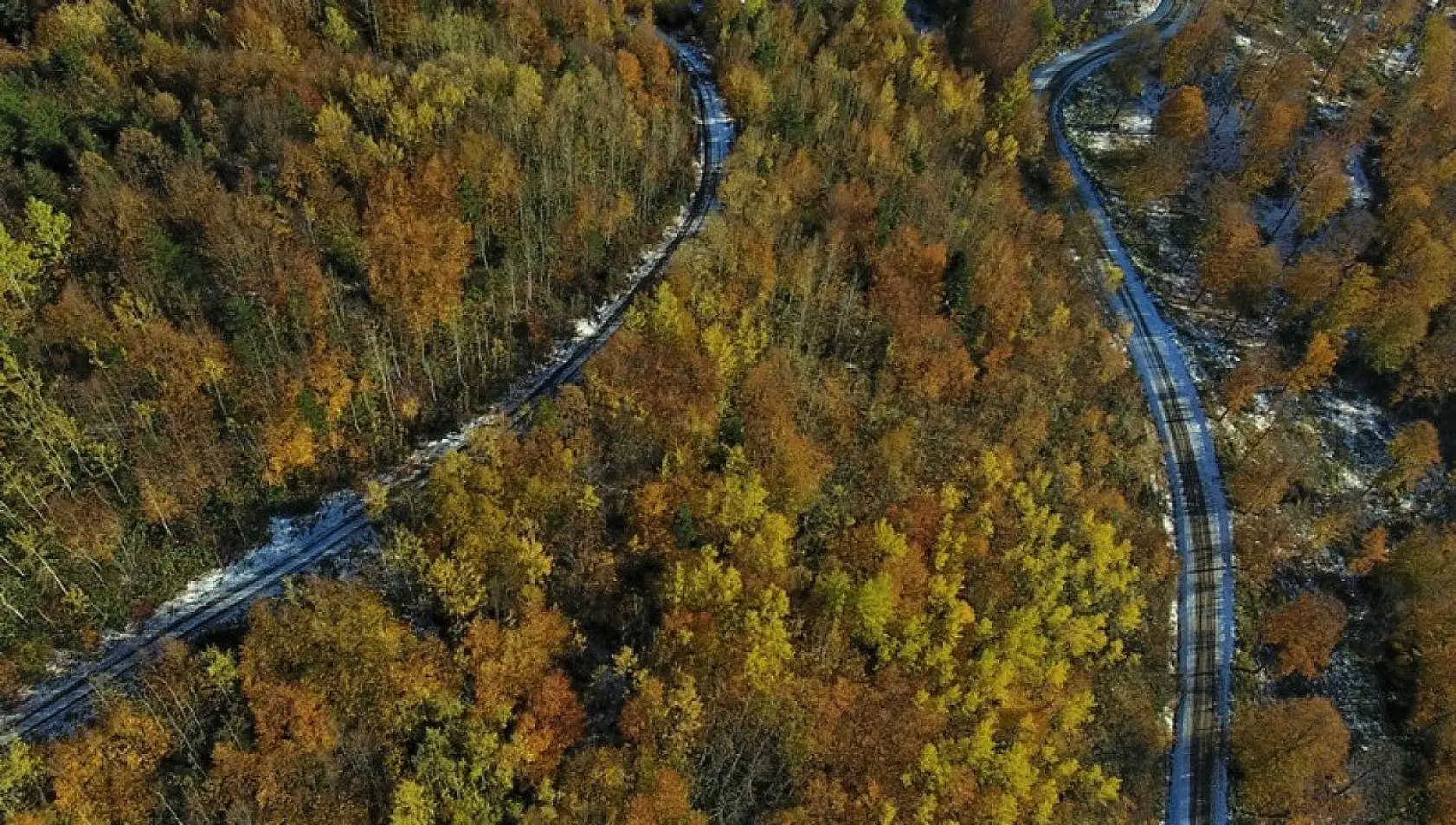 Küre Dağları'nın bir yanı sonbahar bir yanı kış