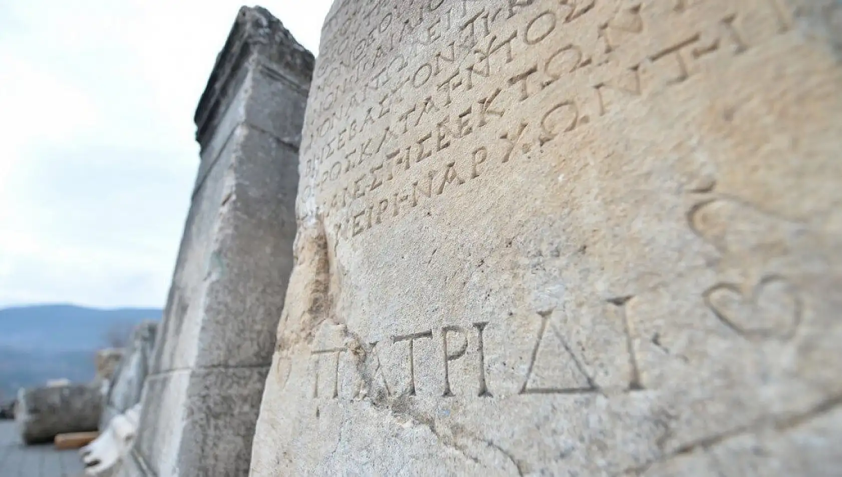 Mezardan 1800 yıllık 'ölü hediyeleri' çıktı