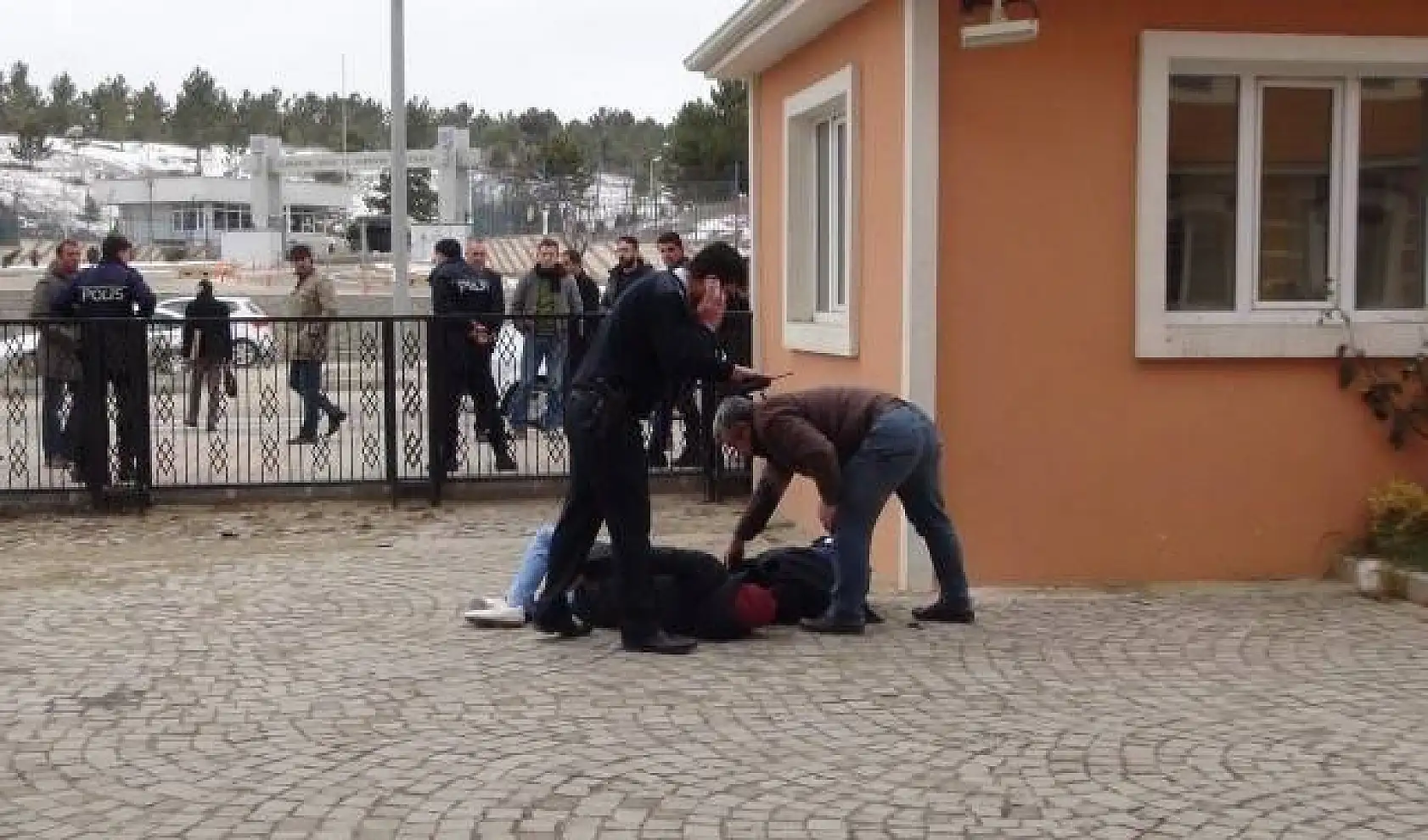 Adliye önünde cinayet 18.12.2013