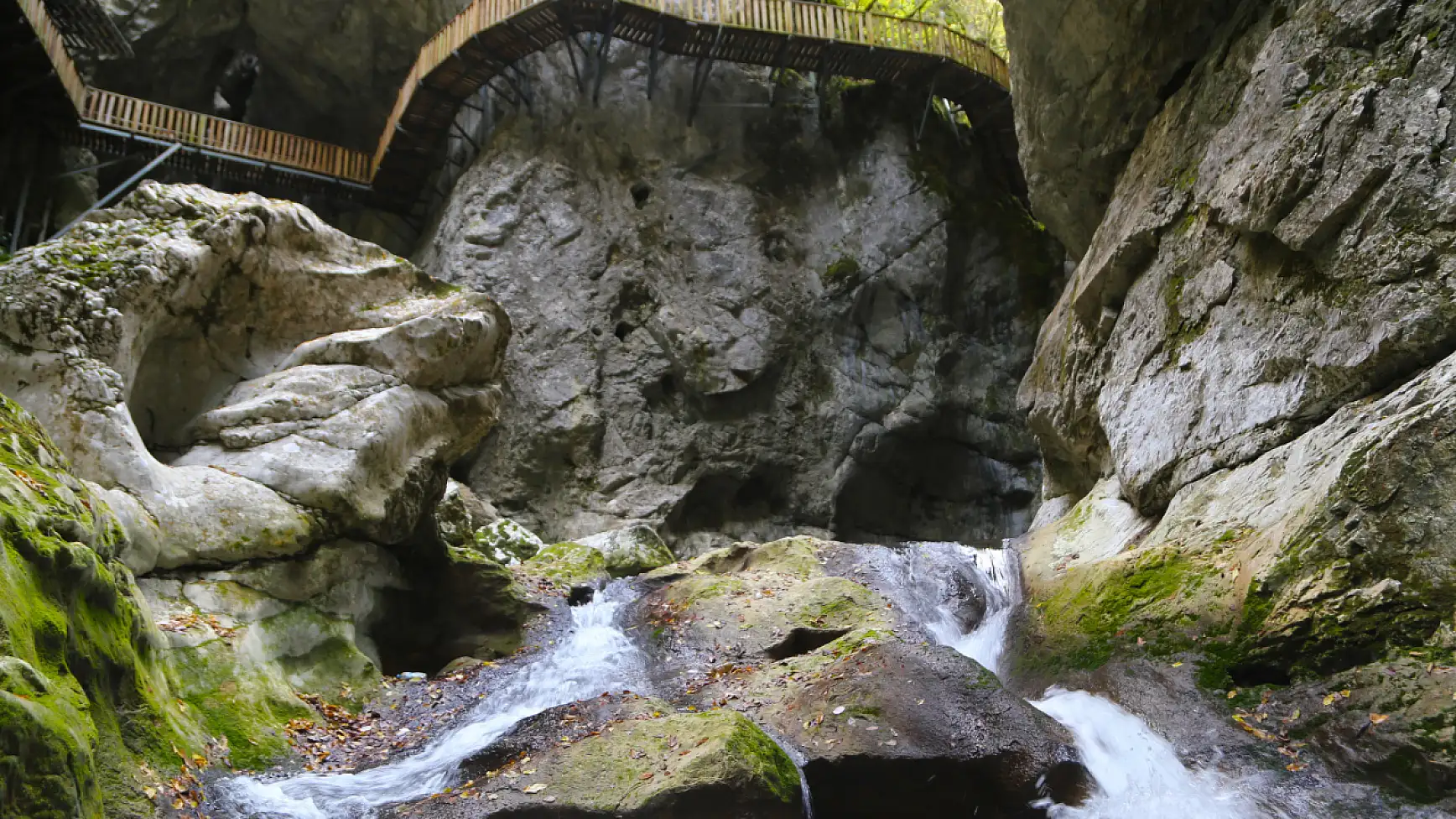 Horma Kanyonu ve Ilıca Şelalesinde sonbahar renkleri
