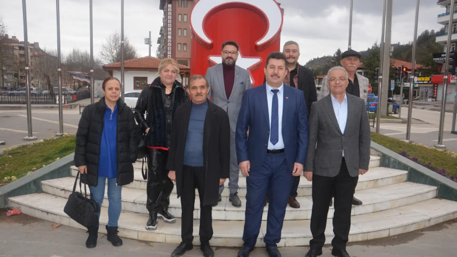 Küçüktarakcı, aza adaylarını tanıttı