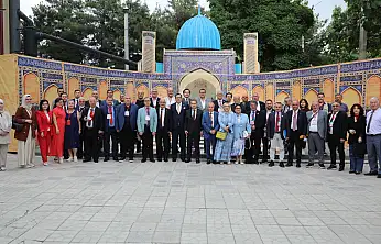 KGK üyesi Türk gazeteciler Ata yurdu Özbekistan'ı keşfetti