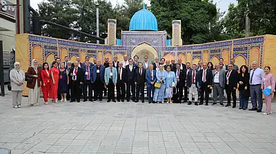 KGK üyesi Türk gazeteciler Ata yurdu Özbekistan'ı keşfetti