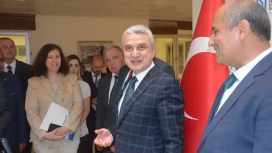 Yükümlülerden ebru ve resim sergisi