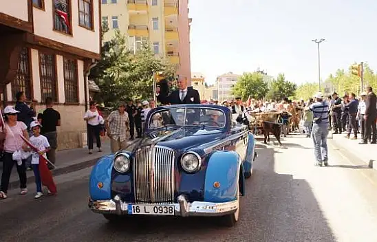 Şapka ve Kıyafet İnkılabı'nın yıldönümü kutlamaları