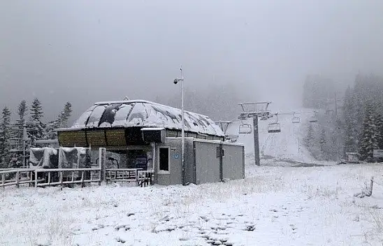 Ilgaz'a mevsimin ilk karı yağdı