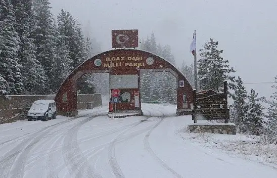Ilgaz'a mevsimin ilk karı yağdı