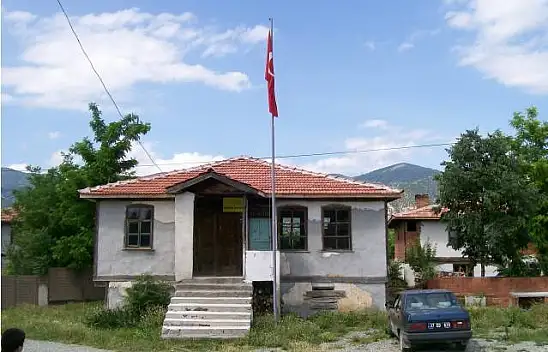 Köylüler okullarına sahip çıktı