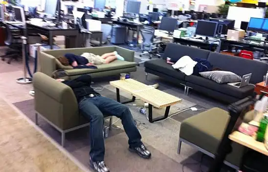 Mavi Dev 'Facebook'un çalışanları uyurken