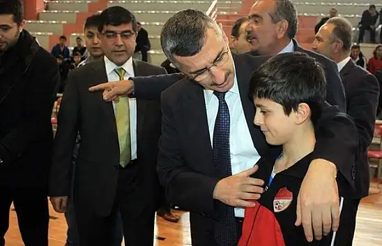 Amatör Spor Kulüplerine malzeme yardım töreni