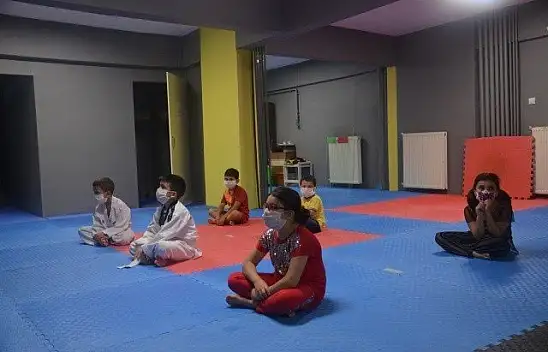 Kovid-19 tedbirli kuşak terfi heyecanı!