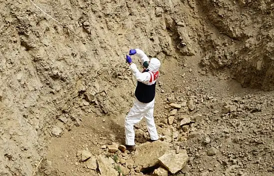 'Kamu görevlisiyiz' deyip kazı yapmak için camiden anons yaptırdılar