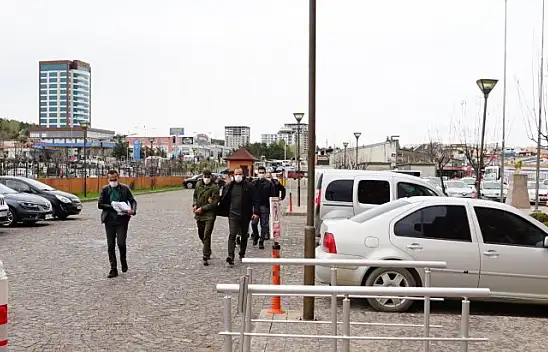 5 farklı inşaattan kablo çalan hırsızlar, kameralara el salladı