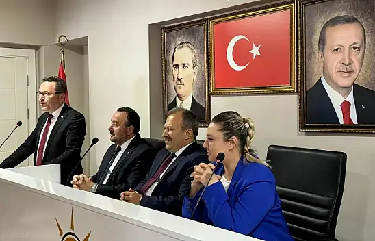 AK Parti'de devir teslim gerçekleşti