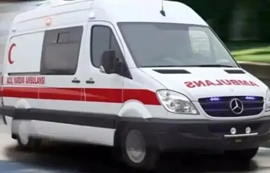 Ambulansın önü kesildi! Fiziksel şiddet