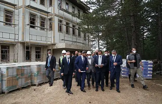 Kasapoğlu, şampiyon Kastamonu Belediyespor'u kutladı