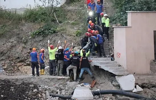 Şimdiye kadar 9 kişiye mezar olan apartmanda 11 kişi de kayıp