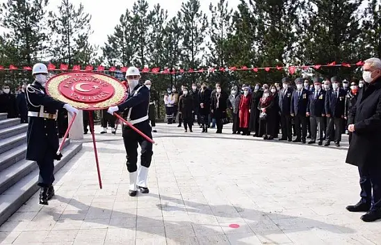 Çanakkale Deniz Zaferi'nin 106. yıl dönümü törenle kutlandı