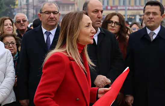 CHP'li Nazlıaka, 'ilk kadın mitingi' kutlamalarına katıldı