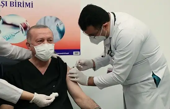 Cumhurbaşkanı Erdoğan, Kovid-19 aşısını oldu