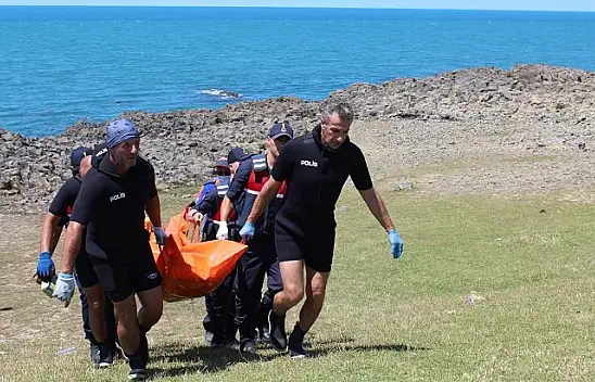 Denizde erkek cesedi bulundu