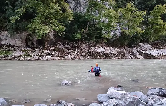 Devrekani Çayı'nda bir kişi kayboldu