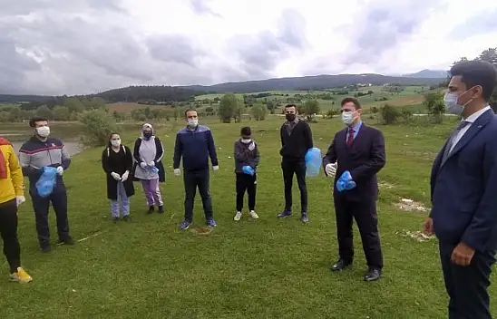 Dünya Çevre Günü'nde Yumurtacı Göleti'ni temizlediler