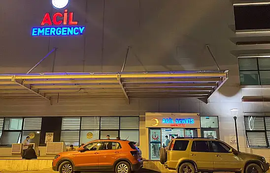 İki otomobil çarpıştı! 4 yaralı