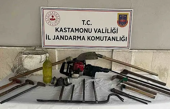 İzinsiz kazıya suçüstü! 4 gözaltı