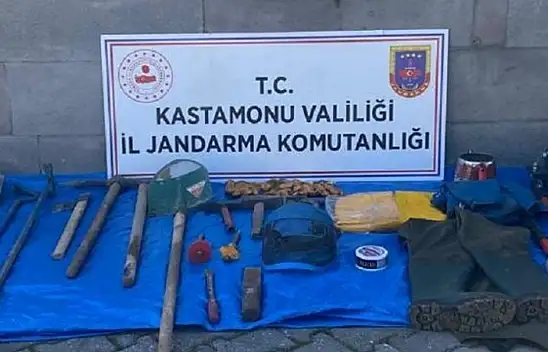 Kaçak kazıya suçüstü! 4 gözaltı