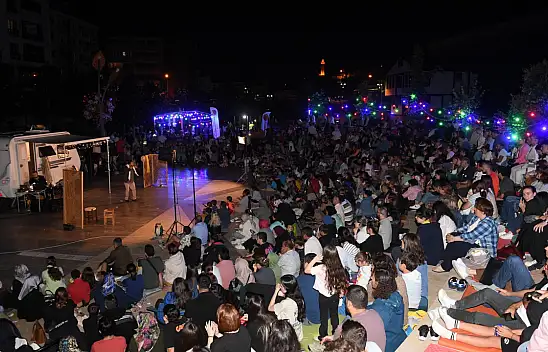 Karavan Tiyatrosu'na büyük ilgi