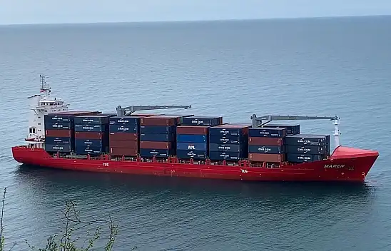 Karaya oturan gemi römorkör bekliyor