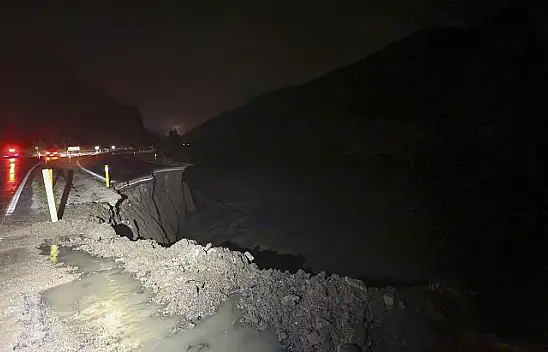 Kastamonu-Ankara kara yolunda çökme!