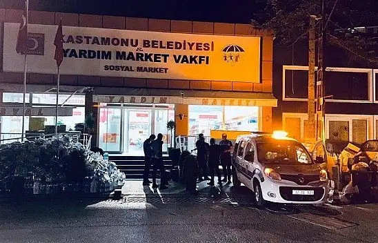 Kastamonu Belediyesi afet bölgesinde yaraları sarıyor