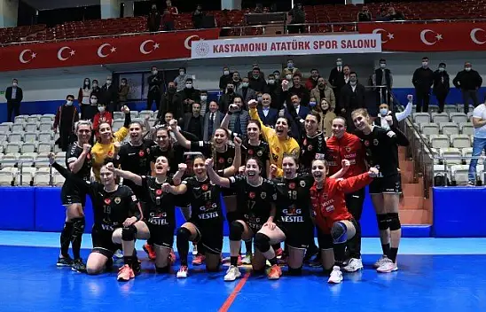Kastamonu Belediyespor: 31 - DVSC Schaeffler: 30