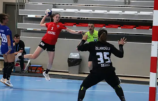 Kastamonu Belediyespor, İzmir Büyükşehir Belediyespor'u mağlup etti