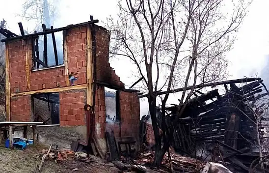 Şenpazar'da yangını! 12 yaşındaki çocuk hayatını kaybetti