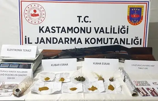 İnebolu'da uyuşturucu ticareti yaptığı iddia edilen 3 kişi yakalandı