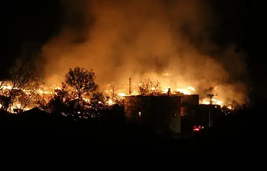 Kastamonu'da yangın: 10 ev ve 1 cami yandı