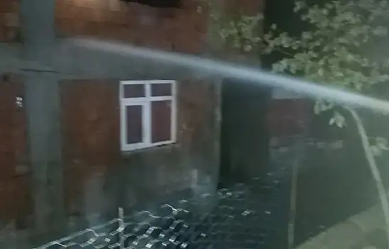 Cide'de çıkan yangında 6 ev yandı, 3 kişi de yaralandı