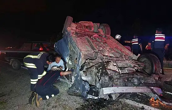 Zincirleme trafik kazası: 3 ölü, 5 yaralı